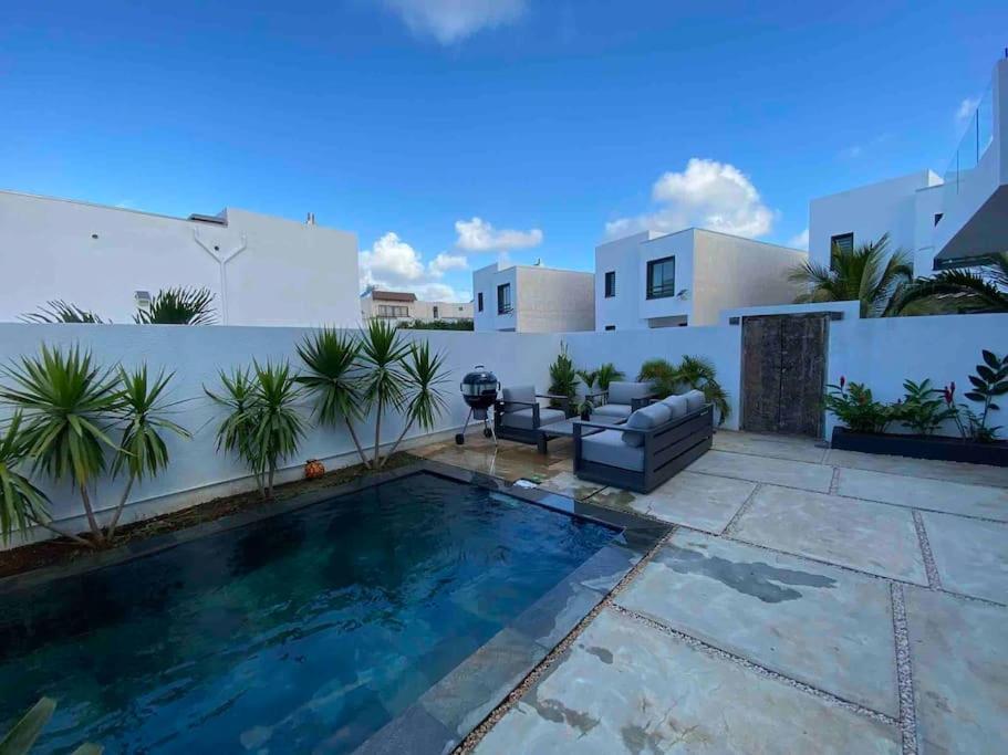 Magnifique Villa Avec Piscine Grand Baie Exteriör bild