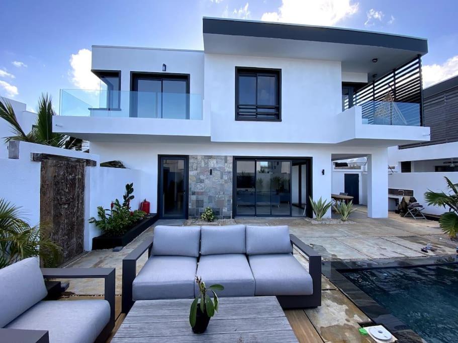 Magnifique Villa Avec Piscine Grand Baie Exteriör bild