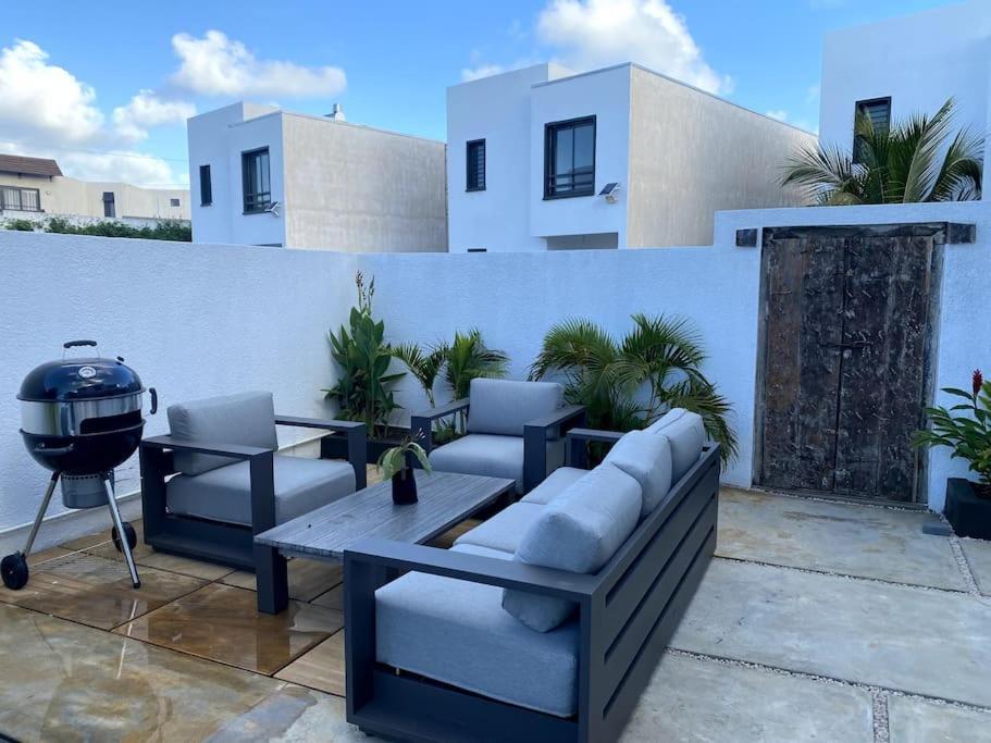 Magnifique Villa Avec Piscine Grand Baie Exteriör bild