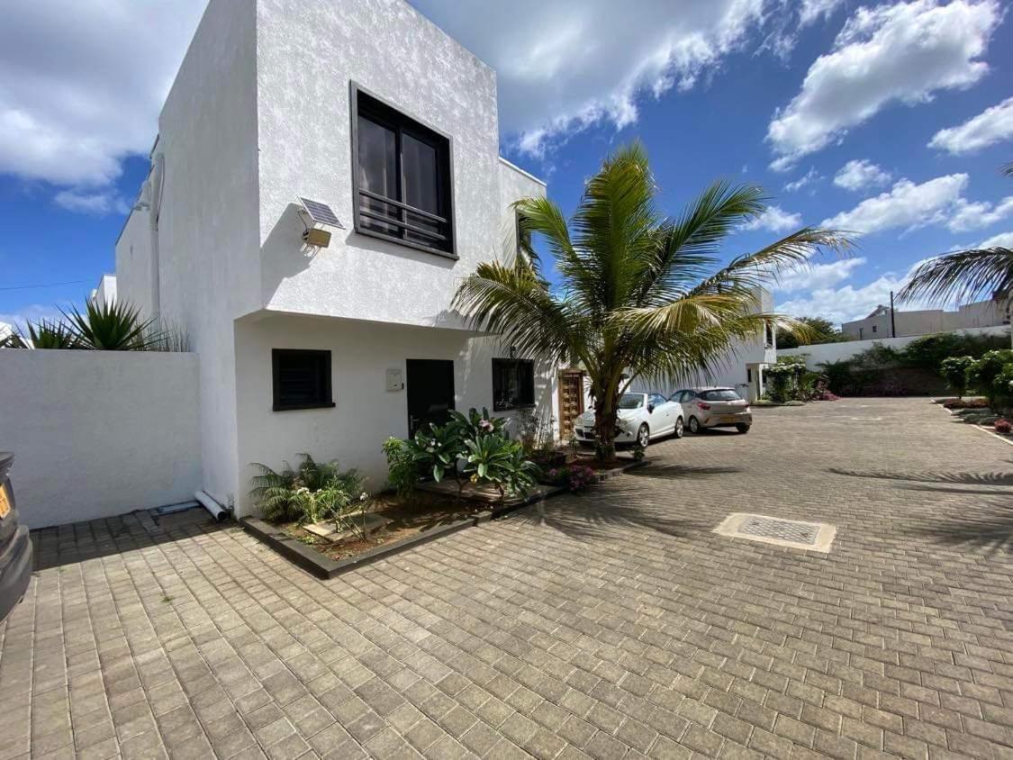 Magnifique Villa Avec Piscine Grand Baie Exteriör bild